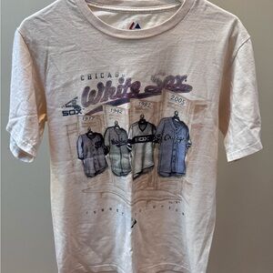 ⭐️Chicago White Sox Graphic T-Shirt Size Small